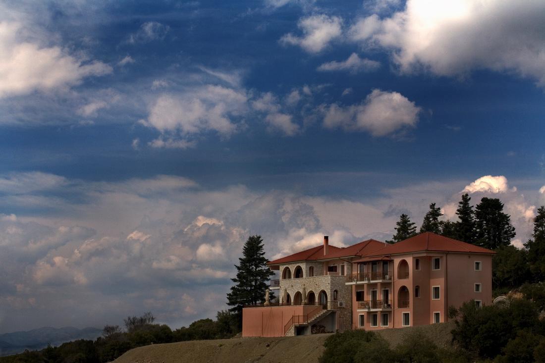 Vytina Mountain View Hotel Bagian luar foto