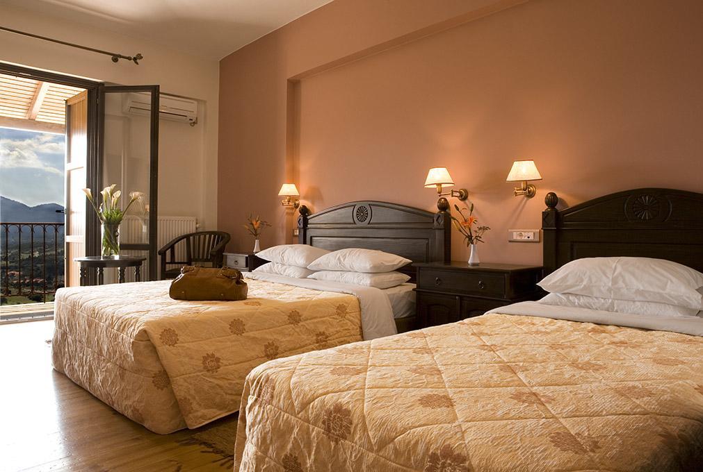 Vytina Mountain View Hotel Bagian luar foto