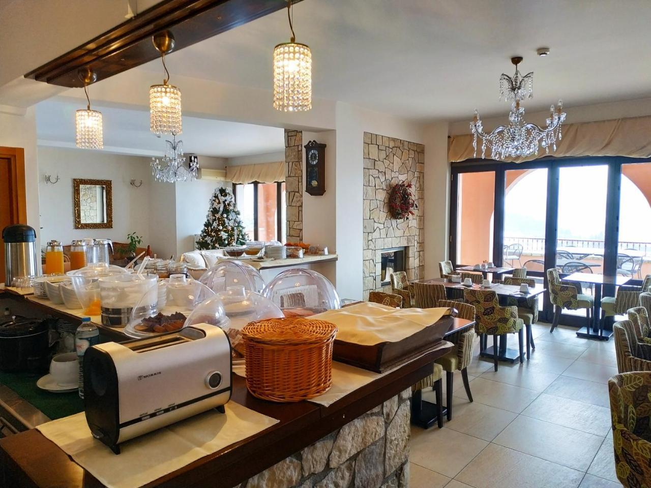 Vytina Mountain View Hotel Bagian luar foto