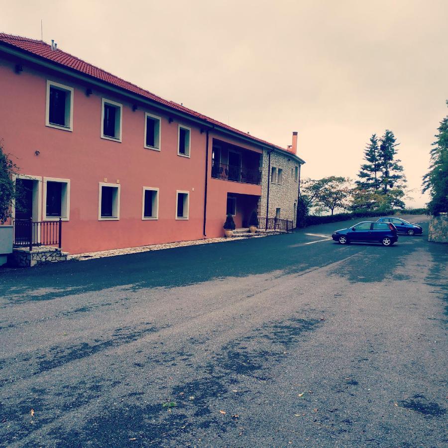 Vytina Mountain View Hotel Bagian luar foto